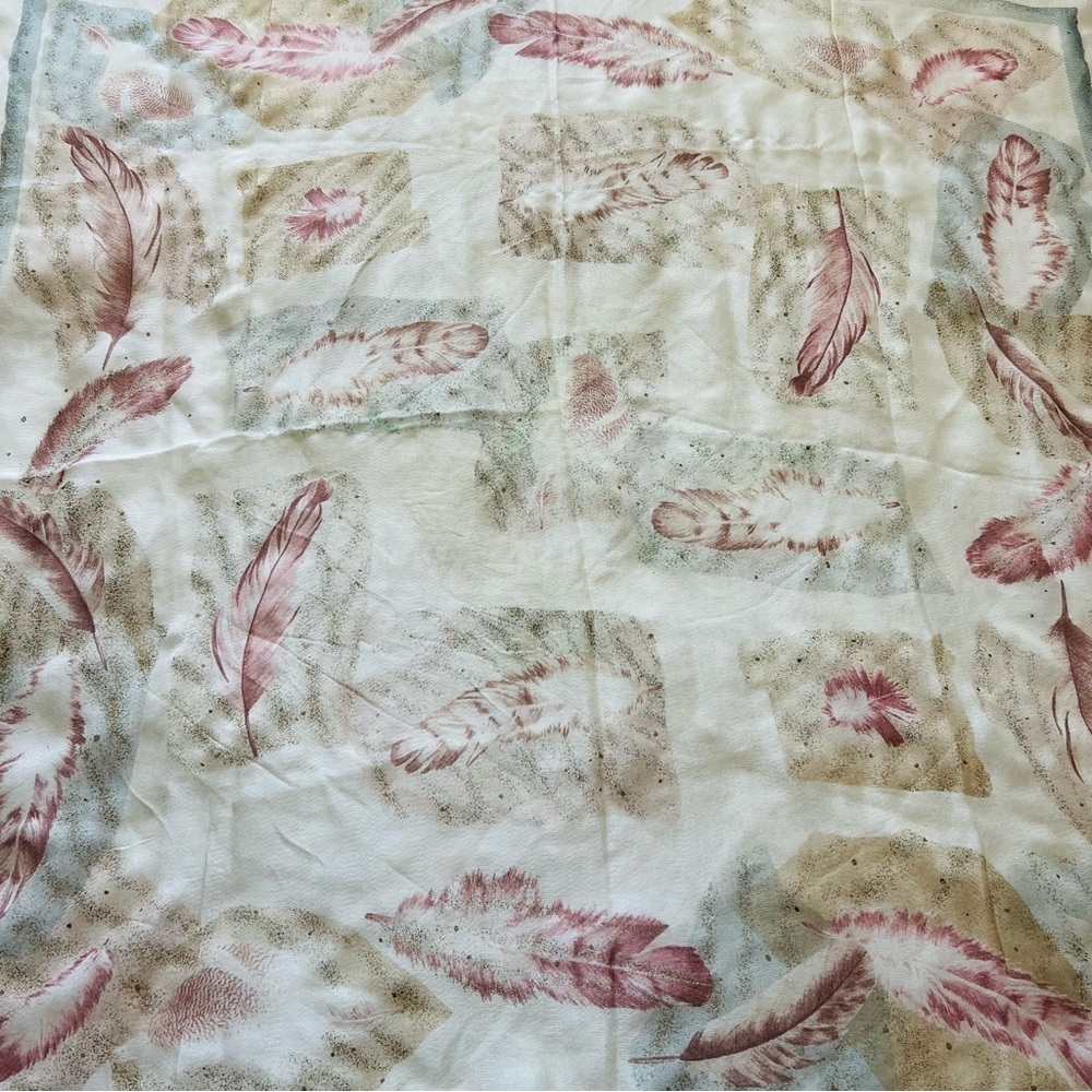 35”x35” Vintage Large Silk Chiffon Echo Scarf . - Picture 4 of 7
